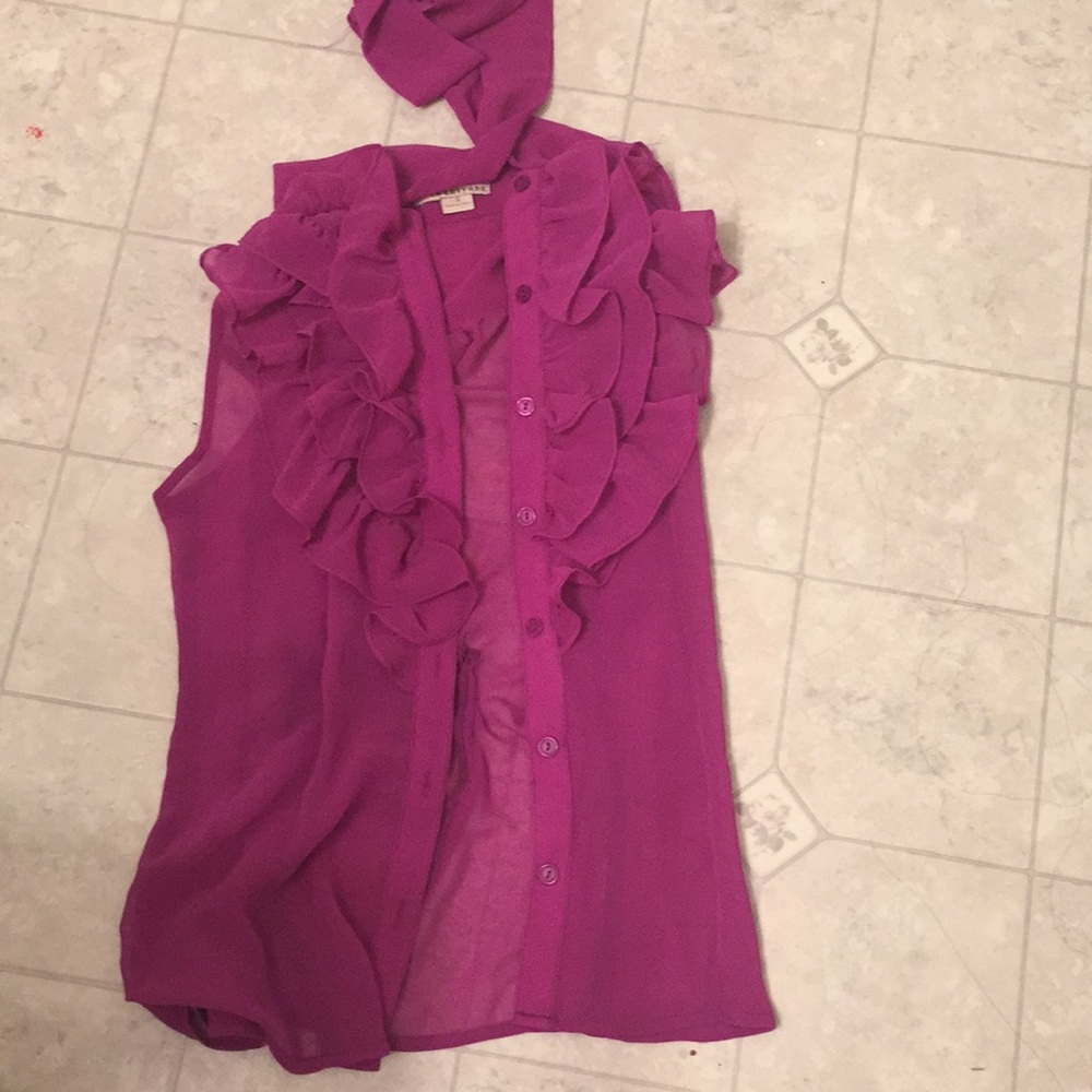 violet shirt